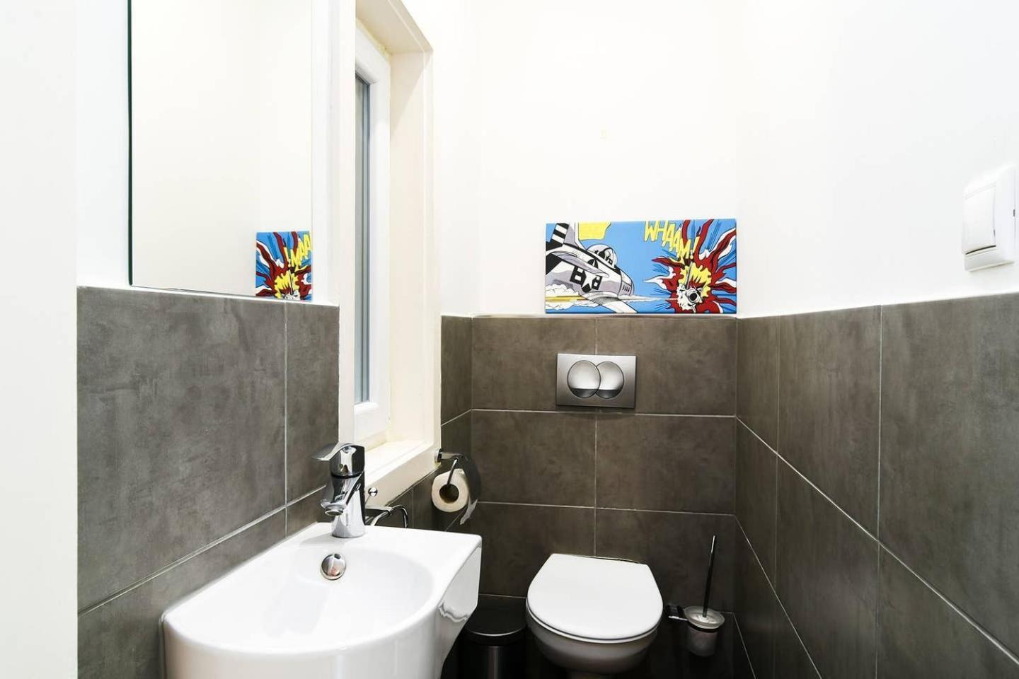 Central & Colorful Studio With Air Conditioning ブダペスト エクステリア 写真
