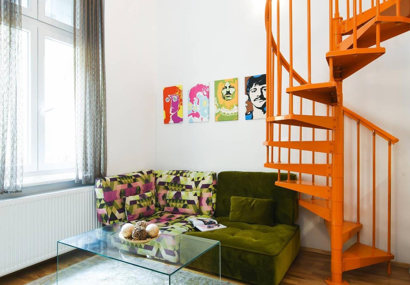 Central & Colorful Studio With Air Conditioning ブダペスト エクステリア 写真